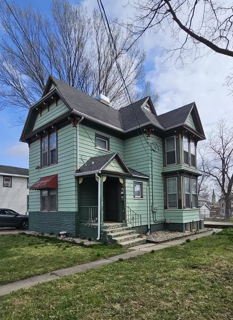 333 Linn St, Janesville, WI 53548