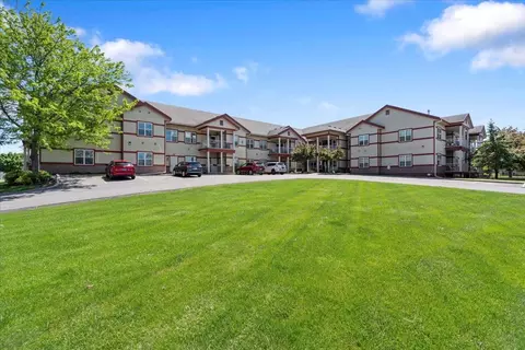 1300 School St #209, Sun Prairie, WI 53590