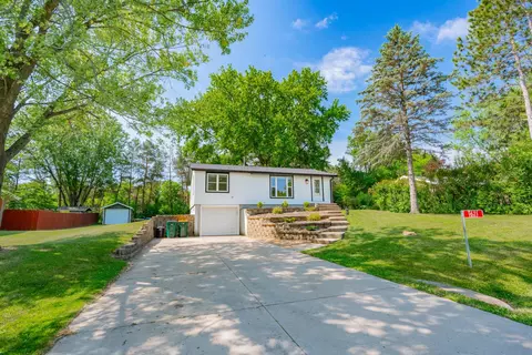 1621 W Crystal Dr, Edgerton, WI 53534