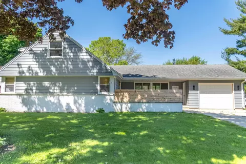 1230 Hiawatha Dr, Beaver Dam, WI 53916
