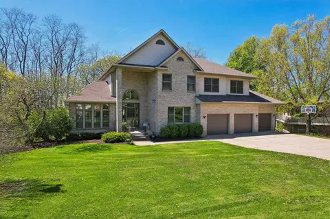 10 Prairie Hill Ct, Madison, WI 53719