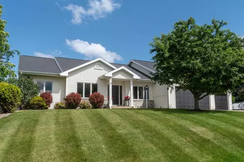 8601 Stonebrook Cir, Middleton, WI 53562