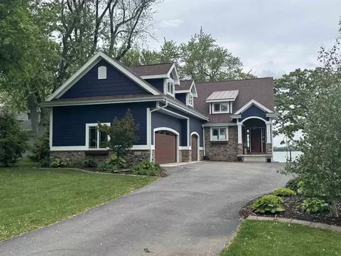 4270 S Jordan Dr, Mcfarland, WI 53558