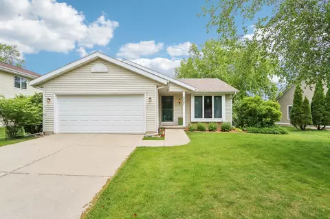 3521 Stonebridge Dr, Madison, WI 53719
