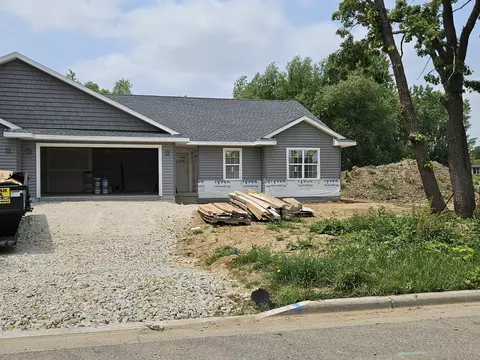 3813 Avery Ln, Janesville, WI 53546