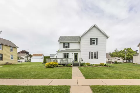 415 N Washington St, Cuba City, WI 53807