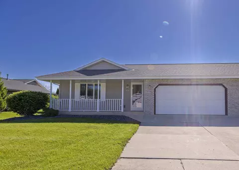 636 Littlefield Dr #2, Janesville, WI 53546