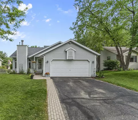 812 Clover Ln, Deforest, WI 53532