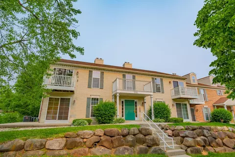 1010 Gammon Ln #4, Madison, WI 53719