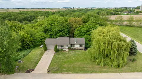 1320 Raymond Ct, Platteville, WI 53818