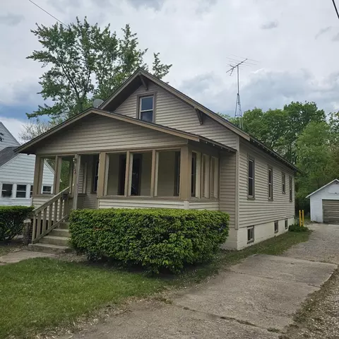 1048 W Wisconsin St, Portage, WI 53901