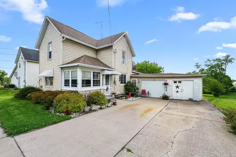 820 Madison St, Beaver Dam, WI 53916