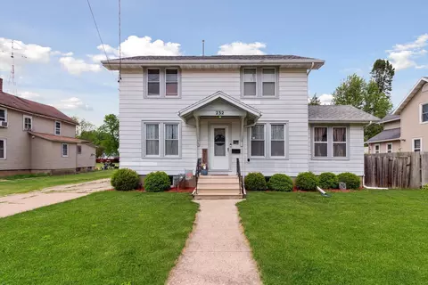 232 Walnut St, Beaver Dam, WI 53916