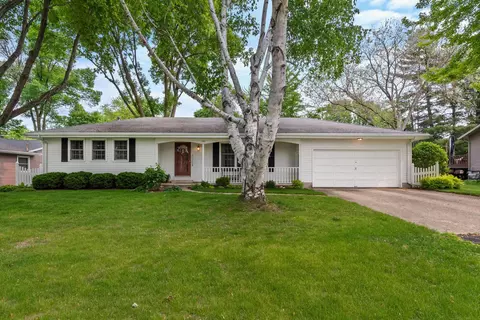 150 Lake Shore Ter, Beaver Dam, WI 53916