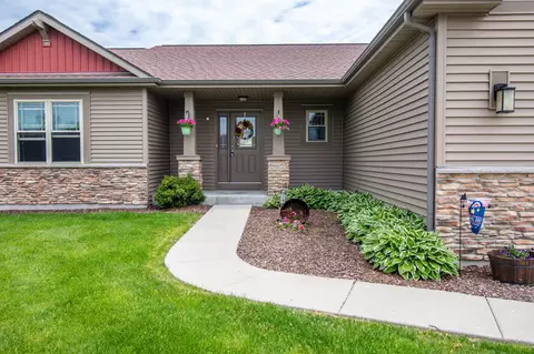 n7984 Woody Lane, Ixonia, WI 53036