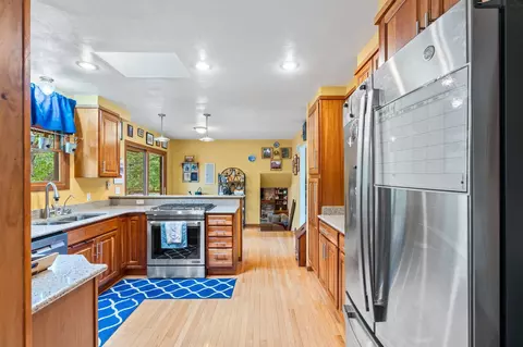 15 Preston Dr, Platteville, WI 53818
