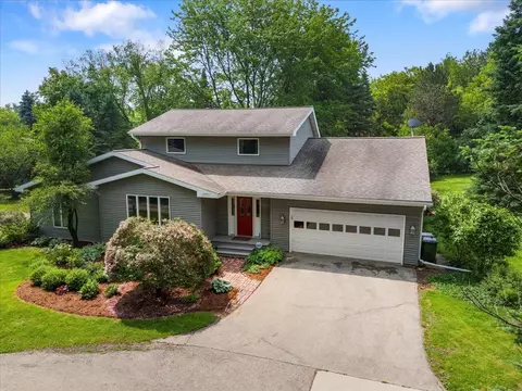 6821 Cross Country Rd, Verona, WI 53593