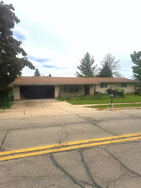 700 6th Ave, New Glarus, WI 53574