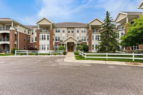 8530 Greenway Blvd #210, Middleton, WI 53562