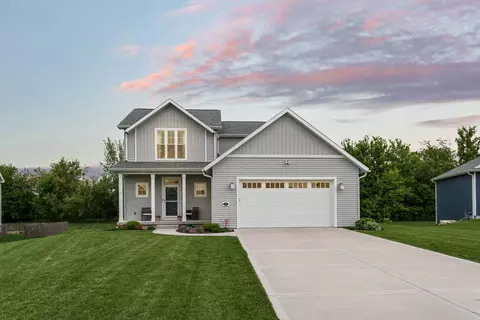 855 Goldfinch Ln, Marshall, WI 53559