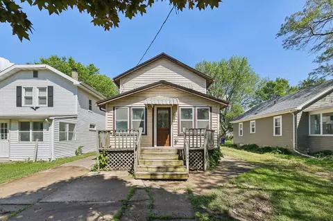 108 N Oakhill Ave, Janesville, WI 53548