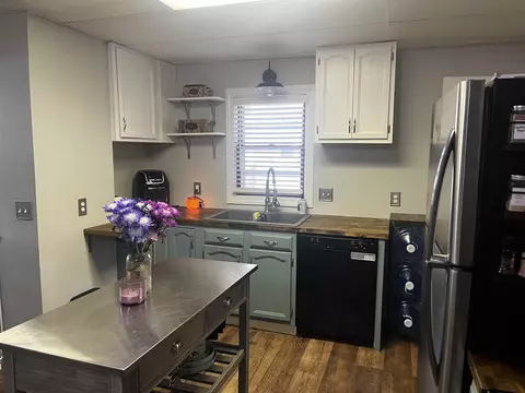 933 Walker St, Janesville, WI 53545