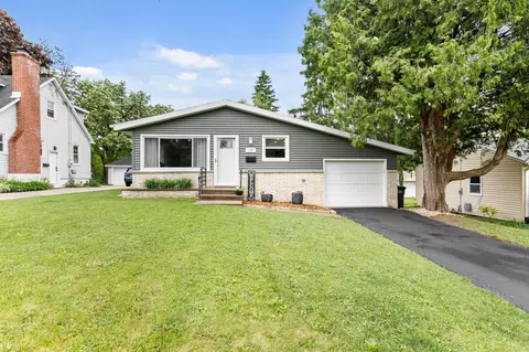 135 W Chicago St, Stoughton, WI 53589