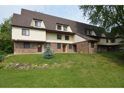 1010 N Sunnyvale Ln #B, Madison, WI 53713
