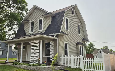 725 10th St, Fennimore, WI 53809