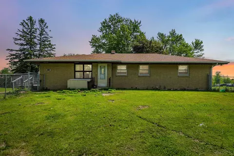 3620 Curwen Ln, Hazel Green, WI 53811