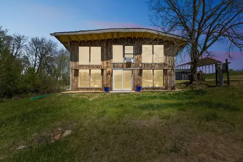 5664 N Dutch Hollow Rd, Potosi, WI 53820