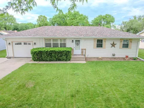 2744 Scotties Dr, Beloit, WI 53511