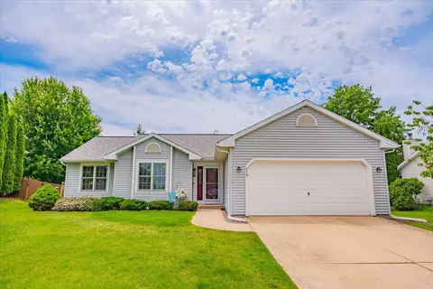 670 N Heatherstone Dr, Sun Prairie, WI 53590