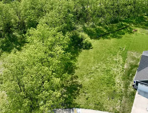 101 Douglas Dr, Brooklyn, WI 53521