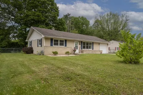 2610 E Hill Rd, Beloit, WI 53511