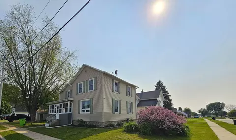 24 Zimmerman St, Waupun, WI 53963