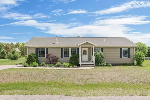 296 Oakbrook Dr, Wisconsin Dells, WI 53965