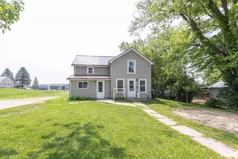 811 E Maple St, Lancaster, WI 53813