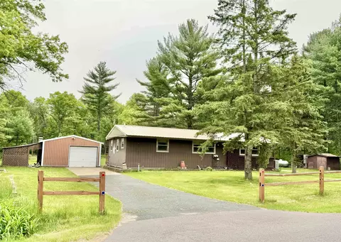 910 10th Ave, Hancock, WI 54943