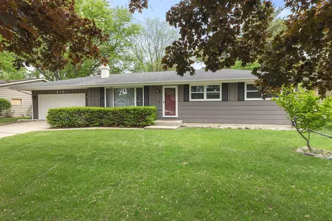 810 Suffolk Dr, Janesville, WI 53546
