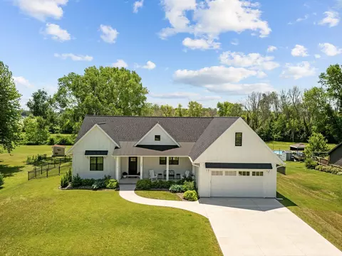 383 Palmer Ave, Green Lake, WI 54941