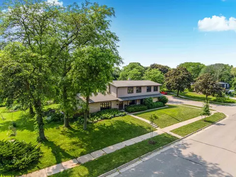 122 S Yellowstone Dr, Madison, WI 53705