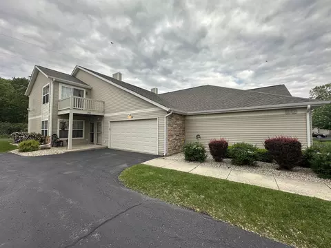 2541 Edgewood Dr, Beloit, WI 53511