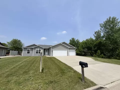 1520 Redwood Dr, Janesville, WI 53546