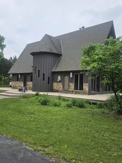 5317 Old C Rd, Boscobel, WI 53805