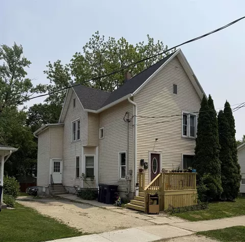 331 S Academy St, Janesville, WI 53548