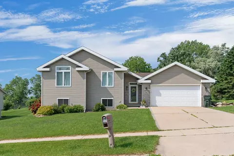 10889 Smokey Mountain Trl, Blue Mounds, WI 53517