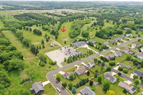 1004 Links Dr, Poynette, WI 53955