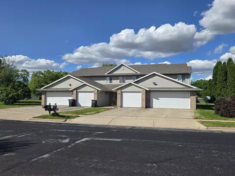 621-633 Nygaard St, Stoughton, WI 53589