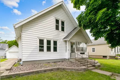 729 W Cook St, Portage, WI 53901